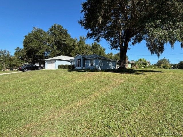 1707 W Beach Plum Drive, Citrus Springs, FL 34434