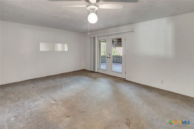 925 Eden Roc Street, Victoria, TX 77904