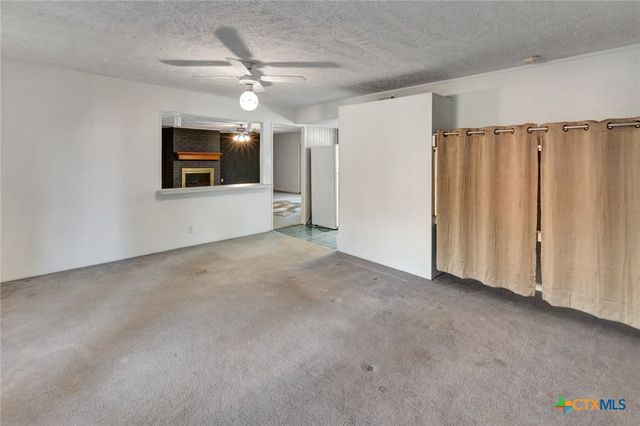 925 Eden Roc Street, Victoria, TX 77904