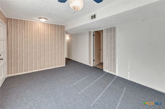925 Eden Roc Street, Victoria, TX 77904