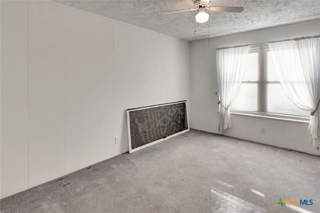 925 Eden Roc Street, Victoria, TX 77904