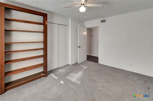 925 Eden Roc Street, Victoria, TX 77904