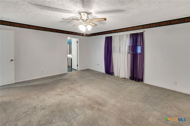 925 Eden Roc Street, Victoria, TX 77904