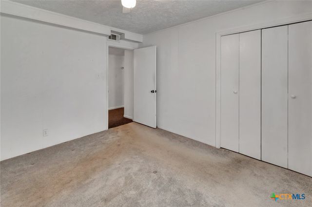 925 Eden Roc Street, Victoria, TX 77904