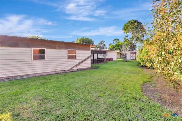 925 Eden Roc Street, Victoria, TX 77904