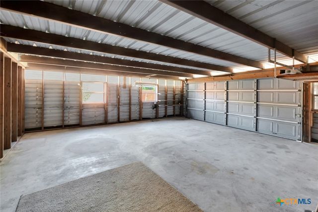 925 Eden Roc Street, Victoria, TX 77904