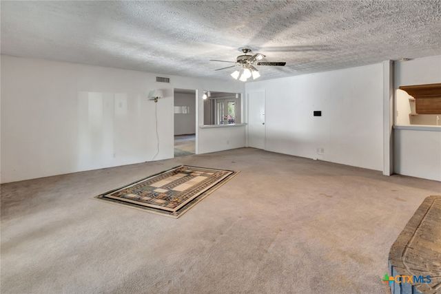 925 Eden Roc Street, Victoria, TX 77904