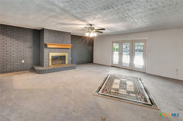 925 Eden Roc Street, Victoria, TX 77904