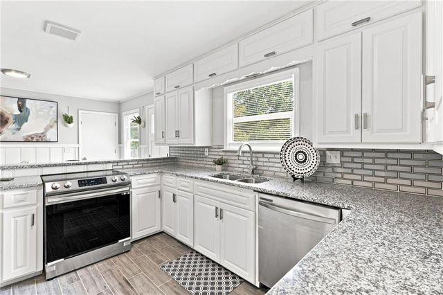9801 E 71st Terrace, Raytown, MO 64133