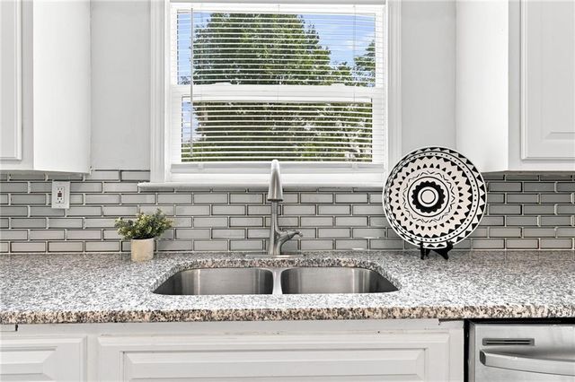 9801 E 71st Terrace, Raytown, MO 64133