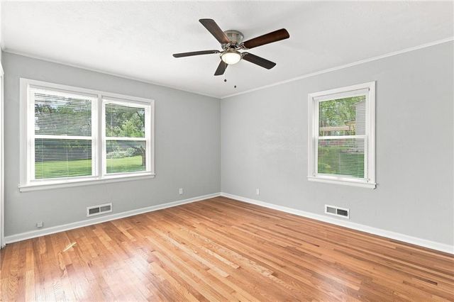9801 E 71st Terrace, Raytown, MO 64133