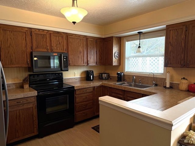 2561 Indian Trail, Twin Falls, ID 83301