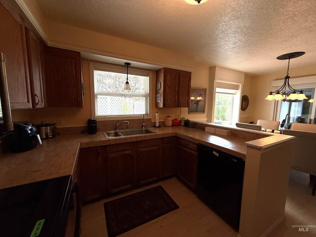 2561 Indian Trail, Twin Falls, ID 83301