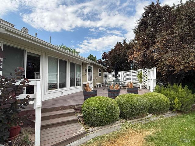 2561 Indian Trail, Twin Falls, ID 83301