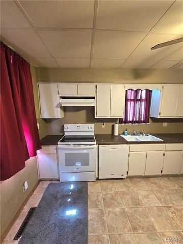 401 S Van Buren Street, New Athens, IL 62264
