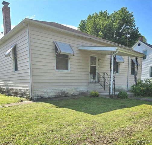 401 S Van Buren Street, New Athens, IL 62264