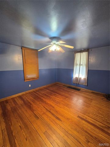 401 S Van Buren Street, New Athens, IL 62264