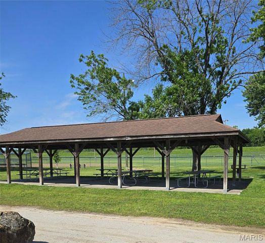401 S Van Buren Street, New Athens, IL 62264