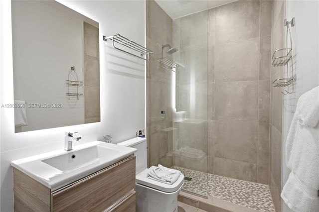 229 SW 9th St 405, Miami, FL 33130