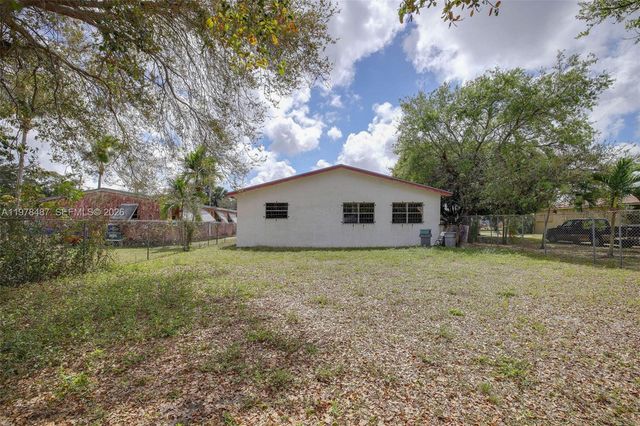 4531 SW 20th St, West Park, FL 33023