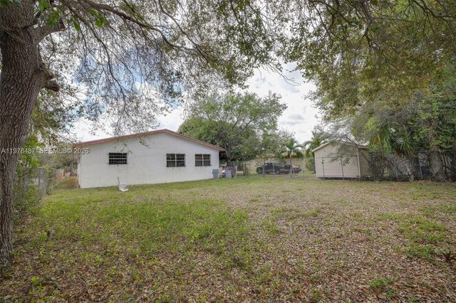 4531 SW 20th St, West Park, FL 33023