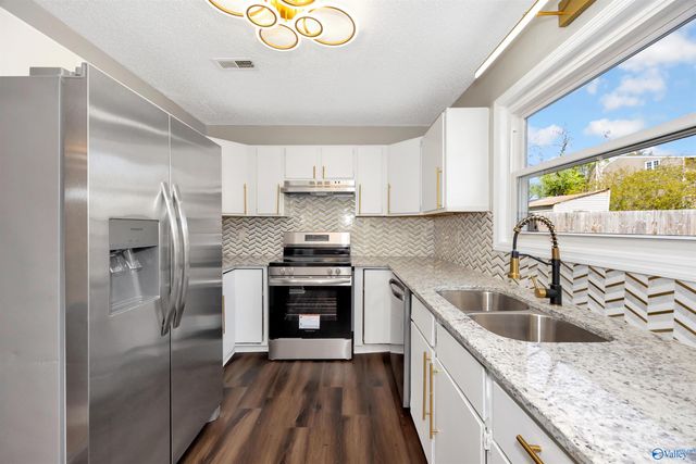 409 Hobbs Road SE, Huntsville, AL 35803