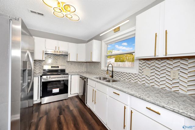 409 Hobbs Road SE, Huntsville, AL 35803