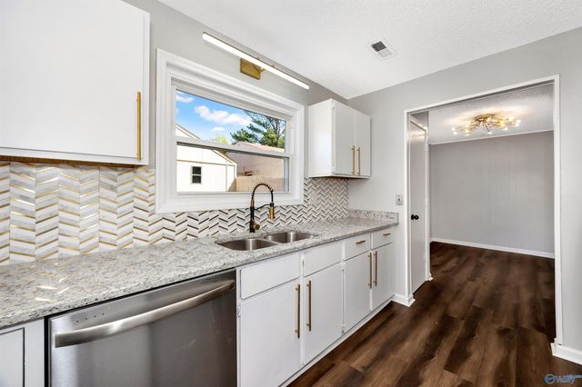 409 Hobbs Road SE, Huntsville, AL 35803