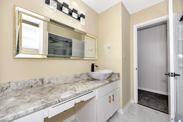 409 Hobbs Road SE, Huntsville, AL 35803