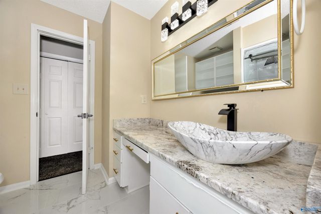 409 Hobbs Road SE, Huntsville, AL 35803