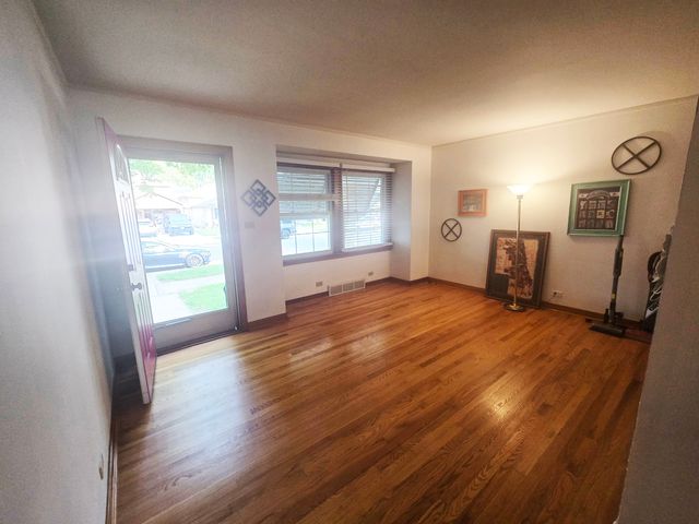 10342 S Christiana Avenue, Chicago, IL 60655