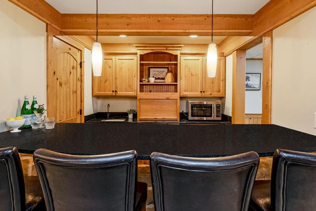 1239 Canary LANE, Grafton, WI 53024