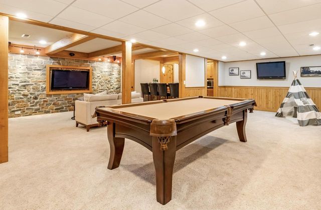 1239 Canary LANE, Grafton, WI 53024