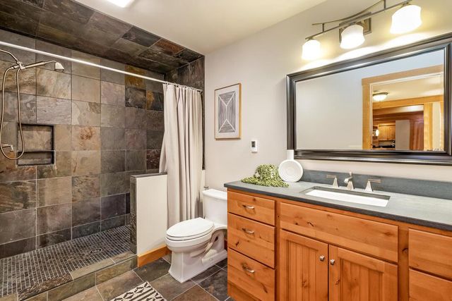 1239 Canary LANE, Grafton, WI 53024