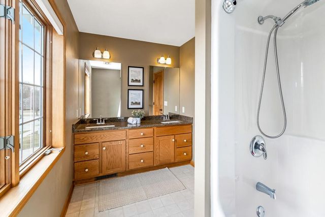 1239 Canary LANE, Grafton, WI 53024