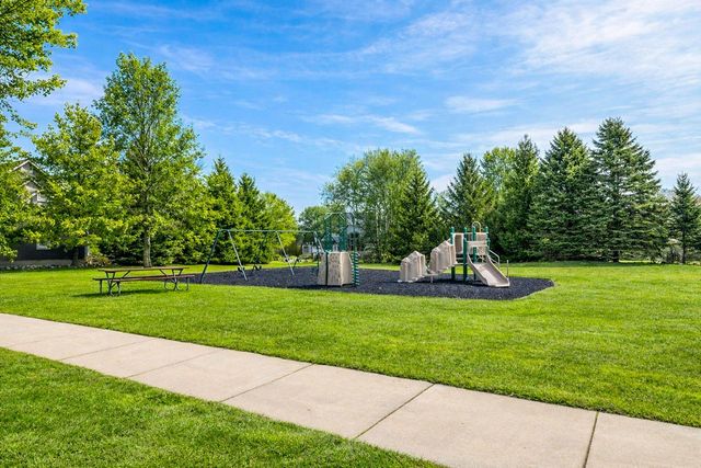 1239 Canary LANE, Grafton, WI 53024