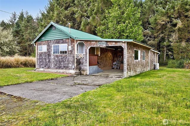 39 Oyehut Road, Hoquiam, WA 98550