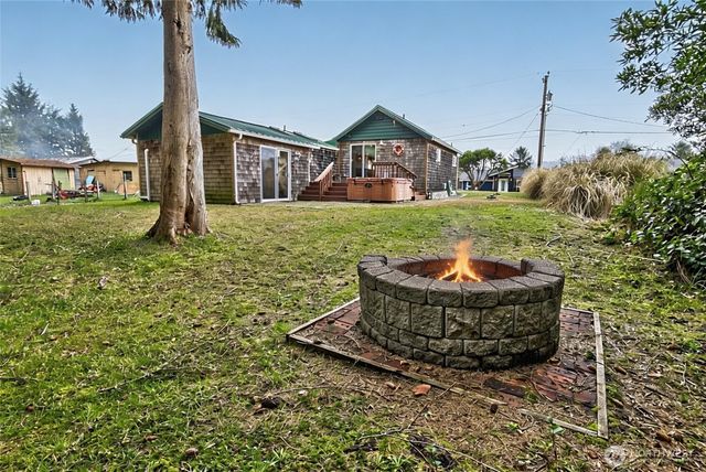 39 Oyehut Road, Hoquiam, WA 98550