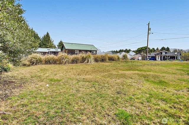 39 Oyehut Road, Hoquiam, WA 98550