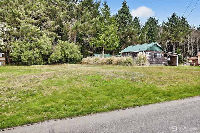 39 Oyehut Road, Hoquiam, WA 98550