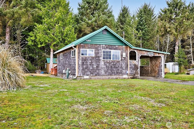 39 Oyehut Road, Hoquiam, WA 98550
