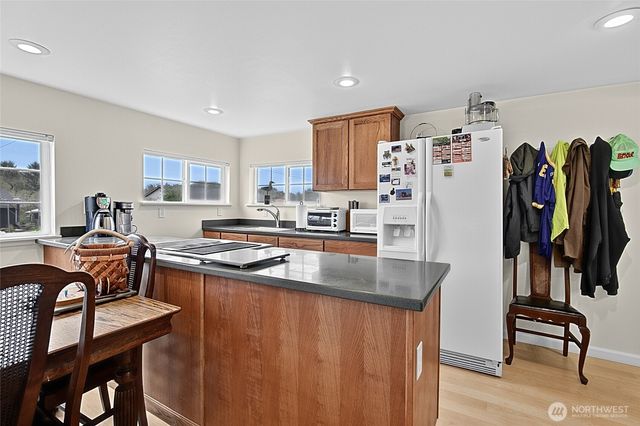 39 Oyehut Road, Hoquiam, WA 98550