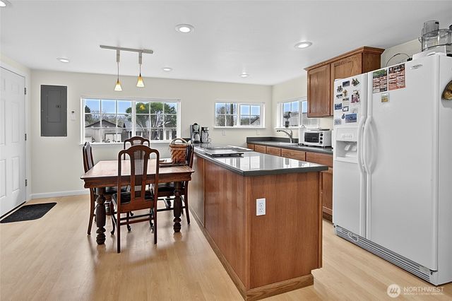 39 Oyehut Road, Hoquiam, WA 98550