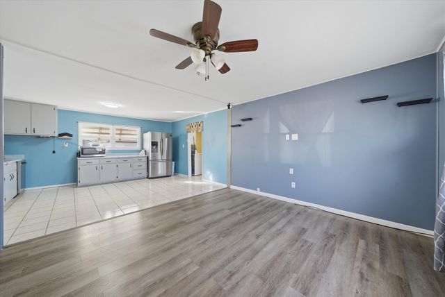 728 Farragut Avenue, Romeoville, IL 60446