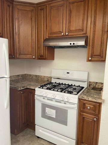 3085 William Avenue, Redwood City, CA 94063