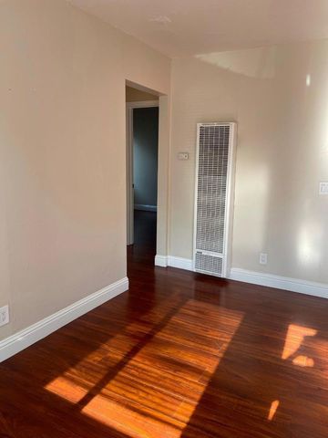 3085 William Avenue, Redwood City, CA 94063