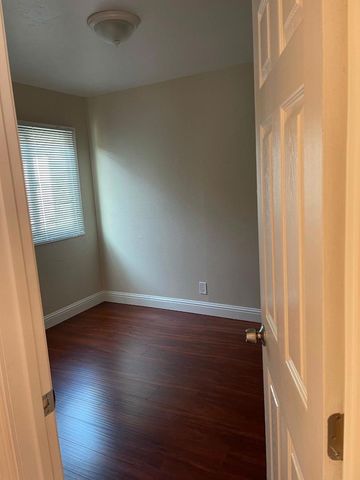 3085 William Avenue, Redwood City, CA 94063