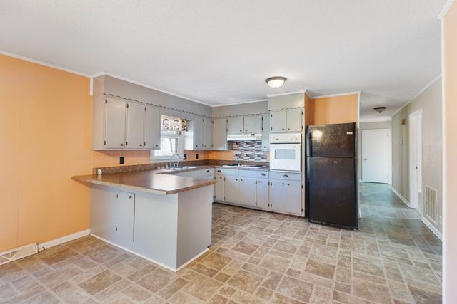 1612 Whippoorwill Dr, Lawrenceburg, TN 38464