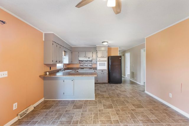 1612 Whippoorwill Dr, Lawrenceburg, TN 38464