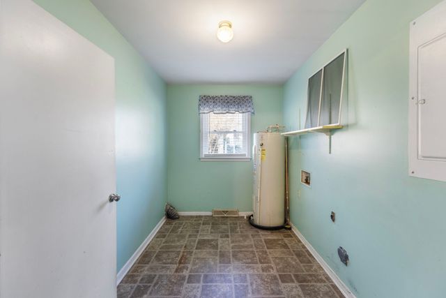 1612 Whippoorwill Dr, Lawrenceburg, TN 38464